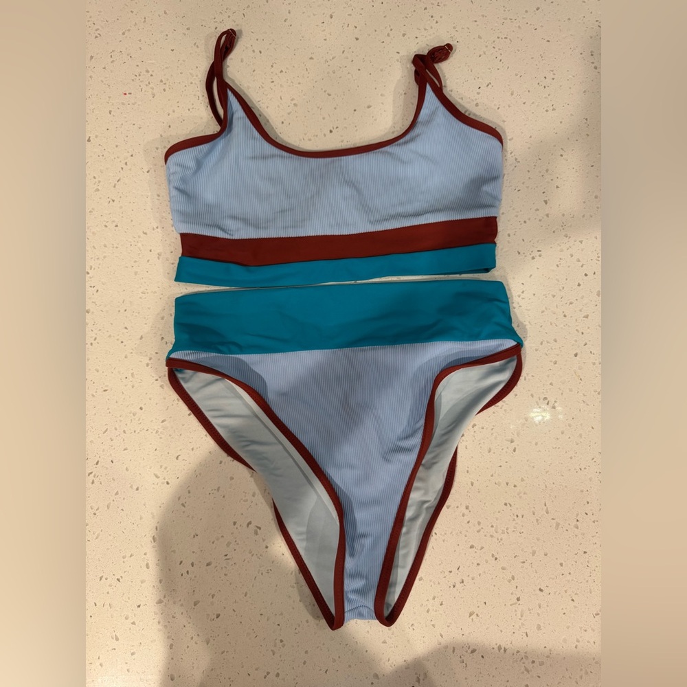 BEACH RIOT BIKINI